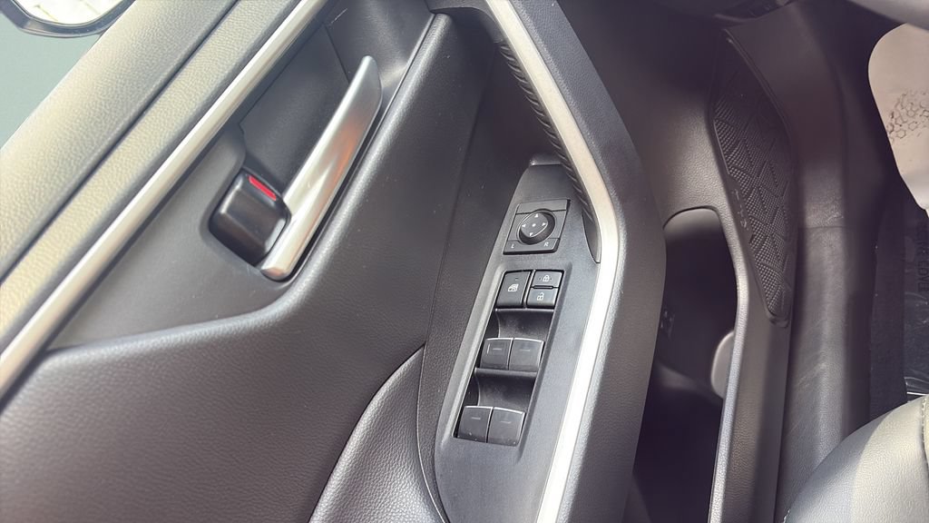 Used 2025 Toyota RAV4 XLE Premium FWD image 19