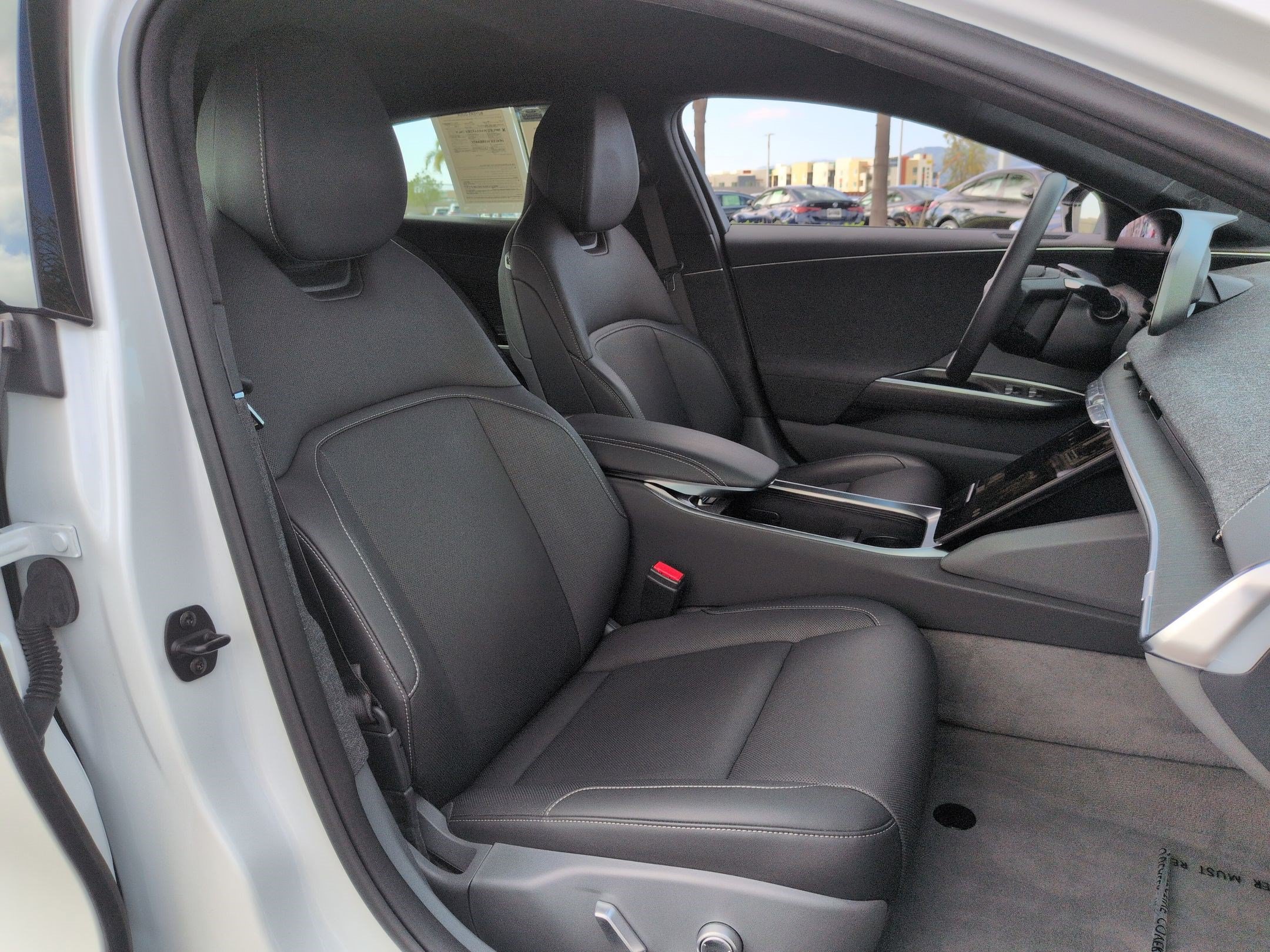 Used 2024 Lucid Air Touring AWD/4WD image 32
