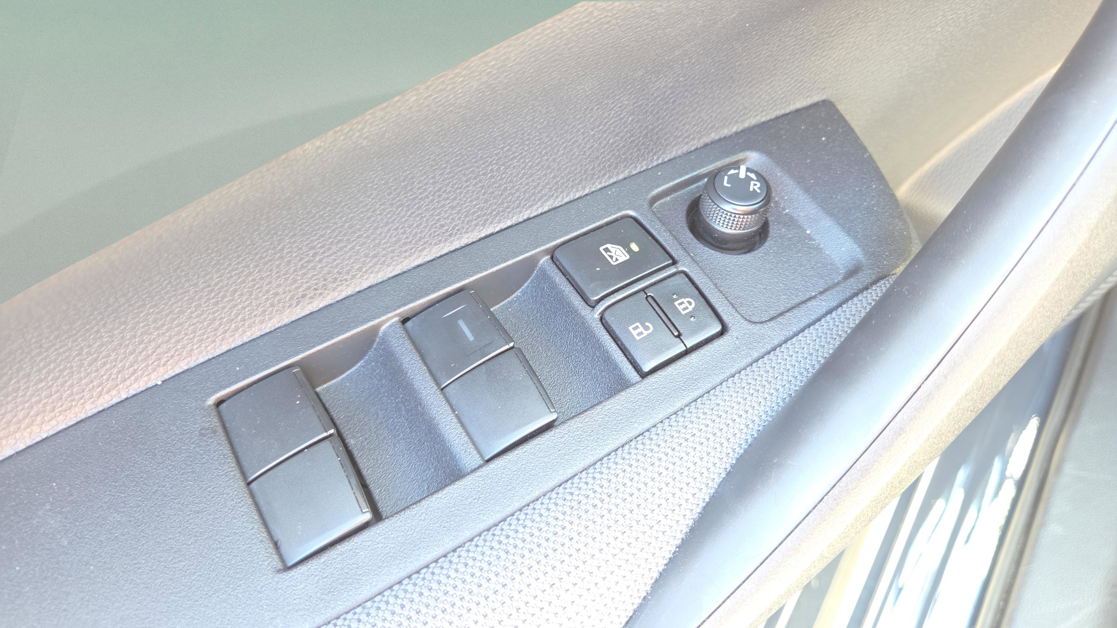 Used 2025 Toyota Corolla LE w/ Convenience Package image 23