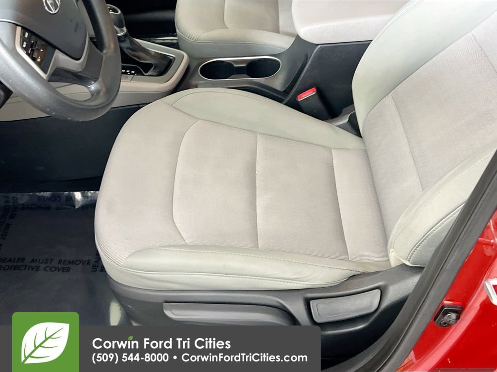Used 2017 Hyundai Elantra SE image 21