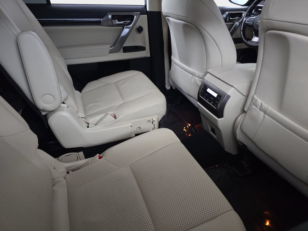 Certified 2023 Lexus GX 460 Luxury w/ Sport Design Package AWD/4WD image 13