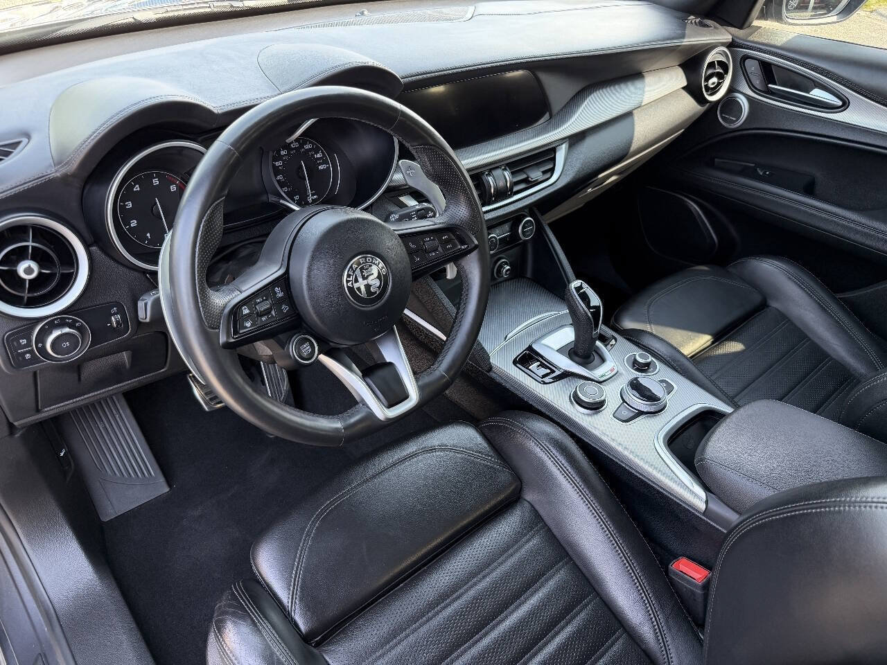 Used 2022 Alfa Romeo Stelvio Veloce AWD/4WD image 20