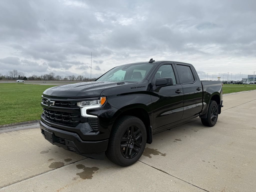 Used 2025 Chevrolet Silverado 1500 RST w/ LPO, Dark Essentials Package RWD image 8