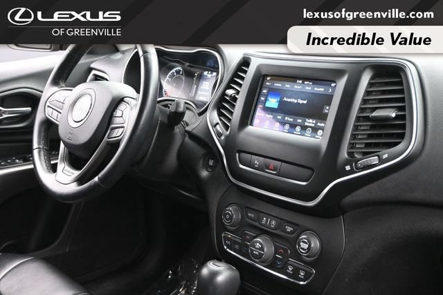 Used 2019 Jeep Cherokee Latitude Plus w/ Comfort/Convenience Group FWD image 29