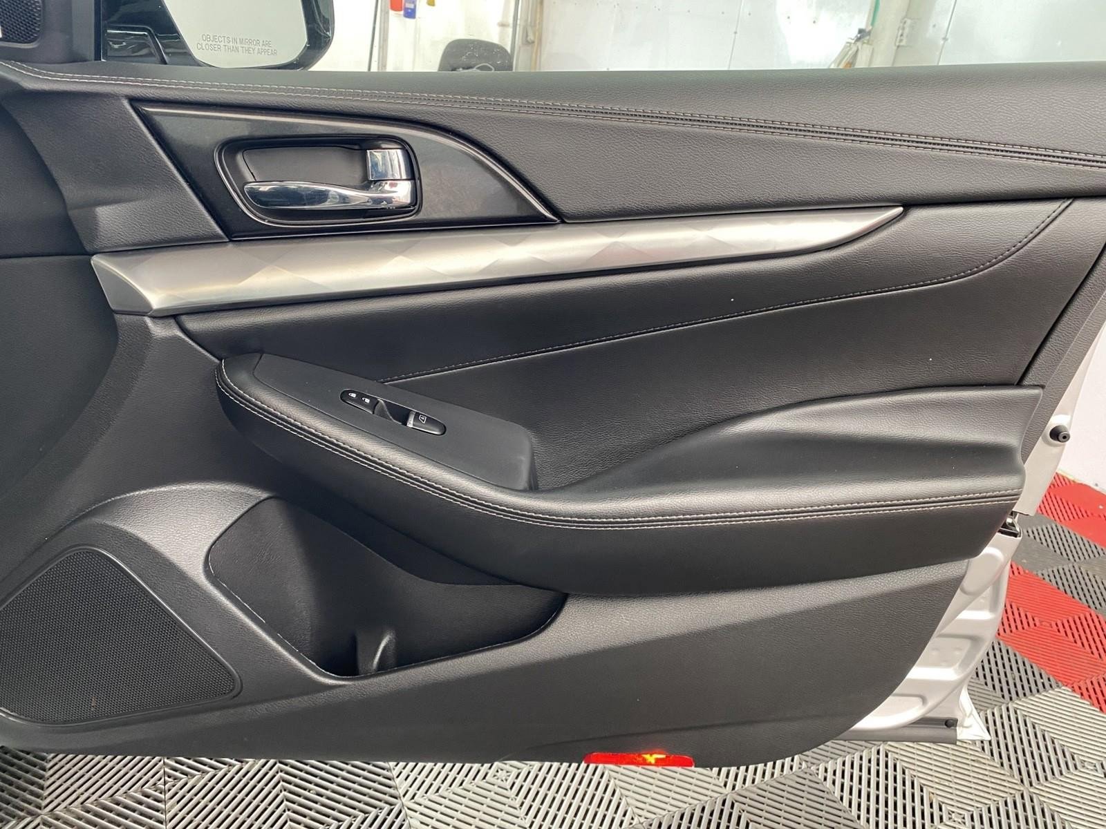 Used 2019 Nissan Maxima 3.5 SL w/ Floor Mat Group image 6