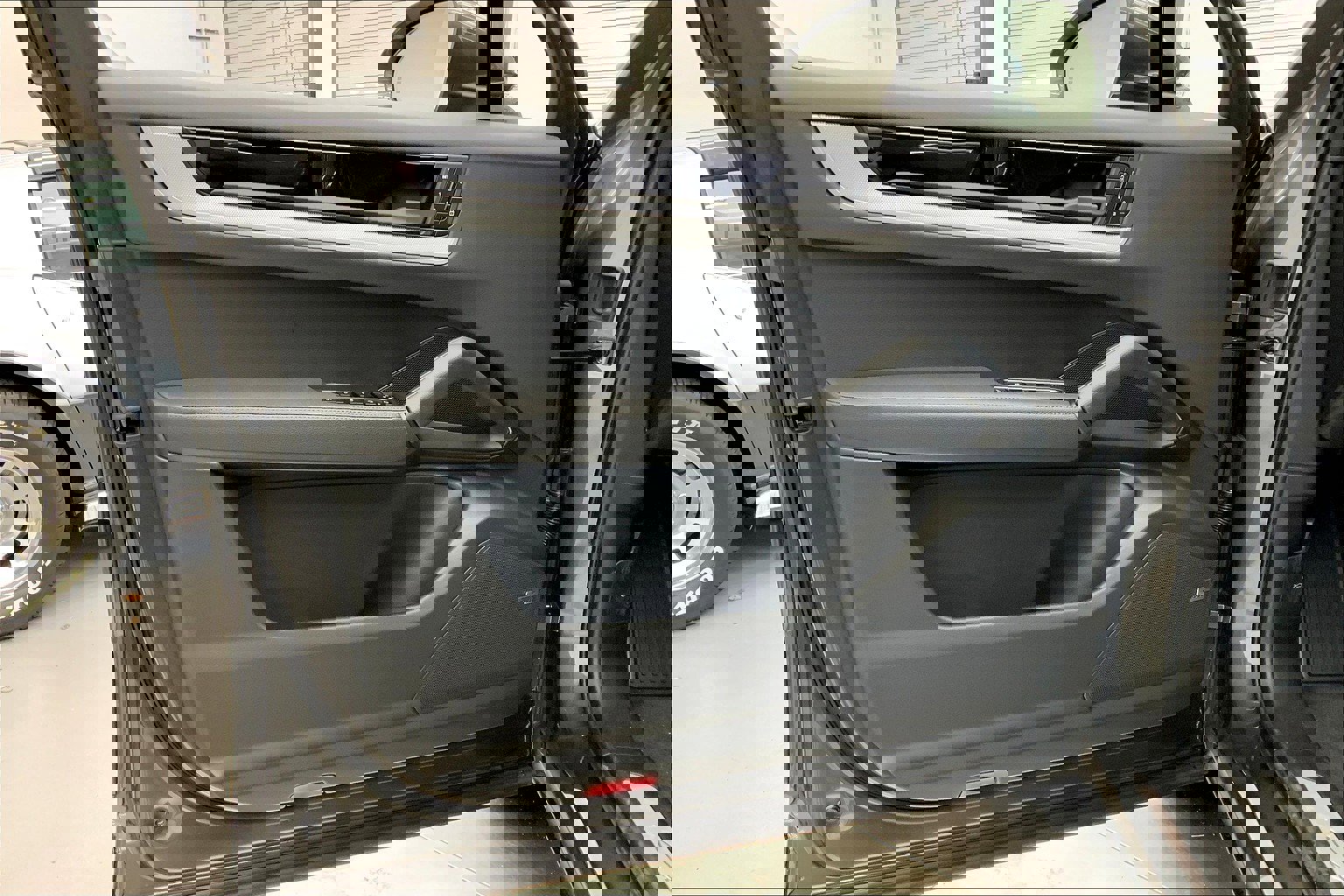 New 2025 Porsche Cayenne image 18