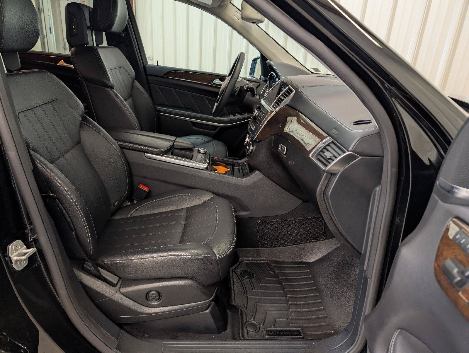 Used 2014 Mercedes-Benz GL 450 4MATIC image 31