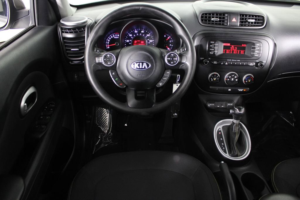 Used 2014 Kia Soul + image 4