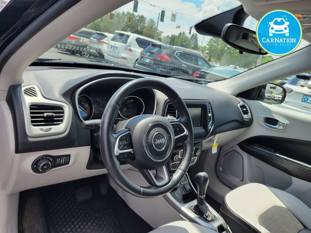 Used 2019 Jeep Compass Latitude w/ Cold Weather Group AWD/4WD image 6