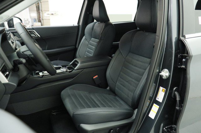 New 2026 Mitsubishi Outlander SE FWD image 7