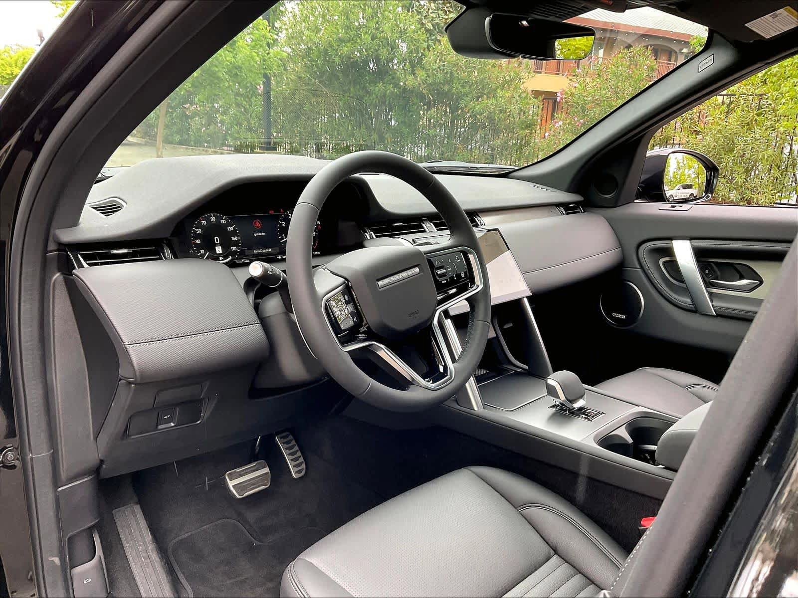New 2026 Land Rover Discovery Sport Landmark AWD/4WD image 8