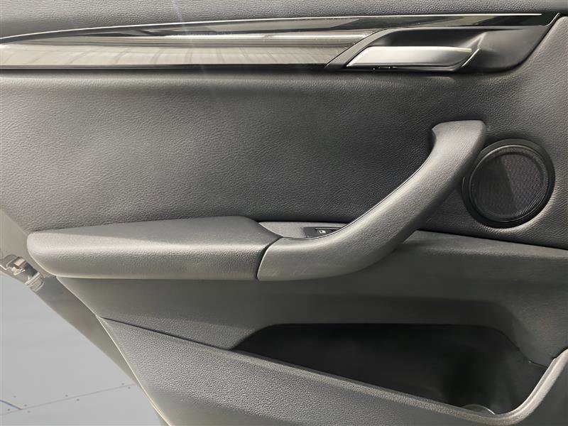 Used 2019 BMW X1 sDrive28i image 11