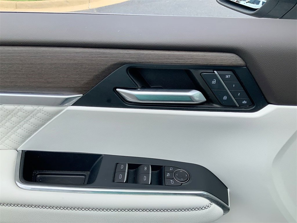 Used 2024 GMC Acadia Denali image 22