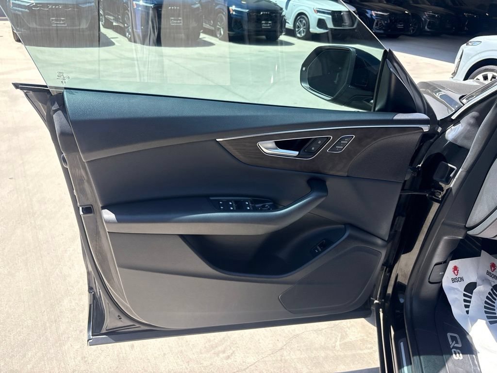 Used 2023 Audi Q8 Premium AWD/4WD image 10