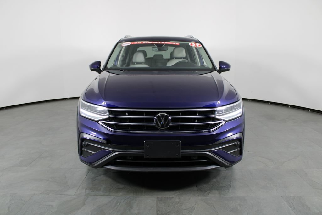 Used 2022 Volkswagen Tiguan SE w/ Panoramic Sunroof Package image 13