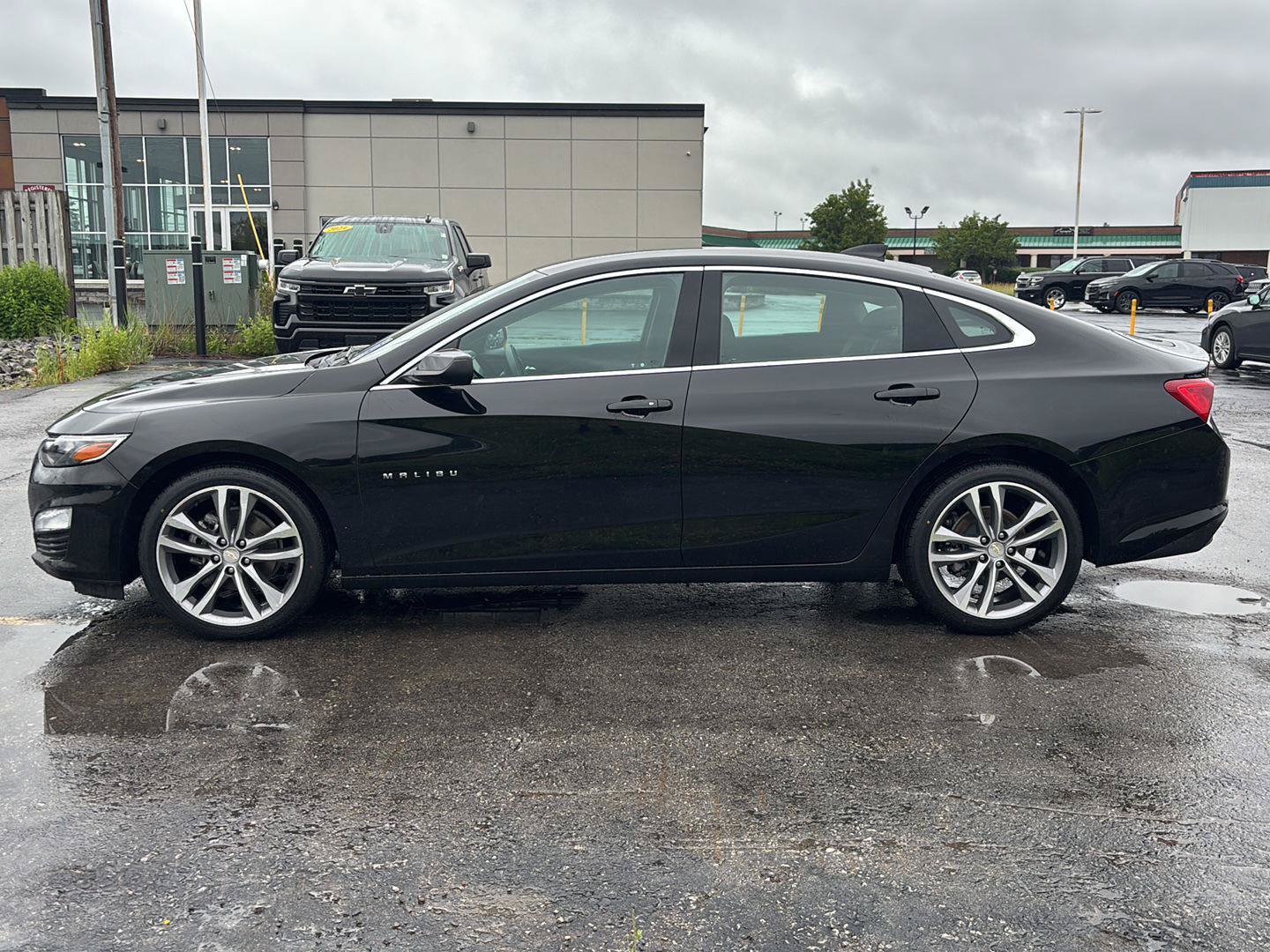 Used 2023 Chevrolet Malibu LT FWD image 4