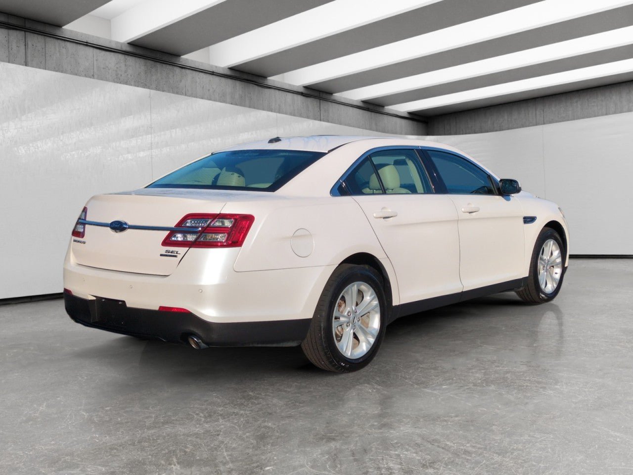 Used 2019 Ford Taurus SEL w/ Equipment Group 201A FWD image 7