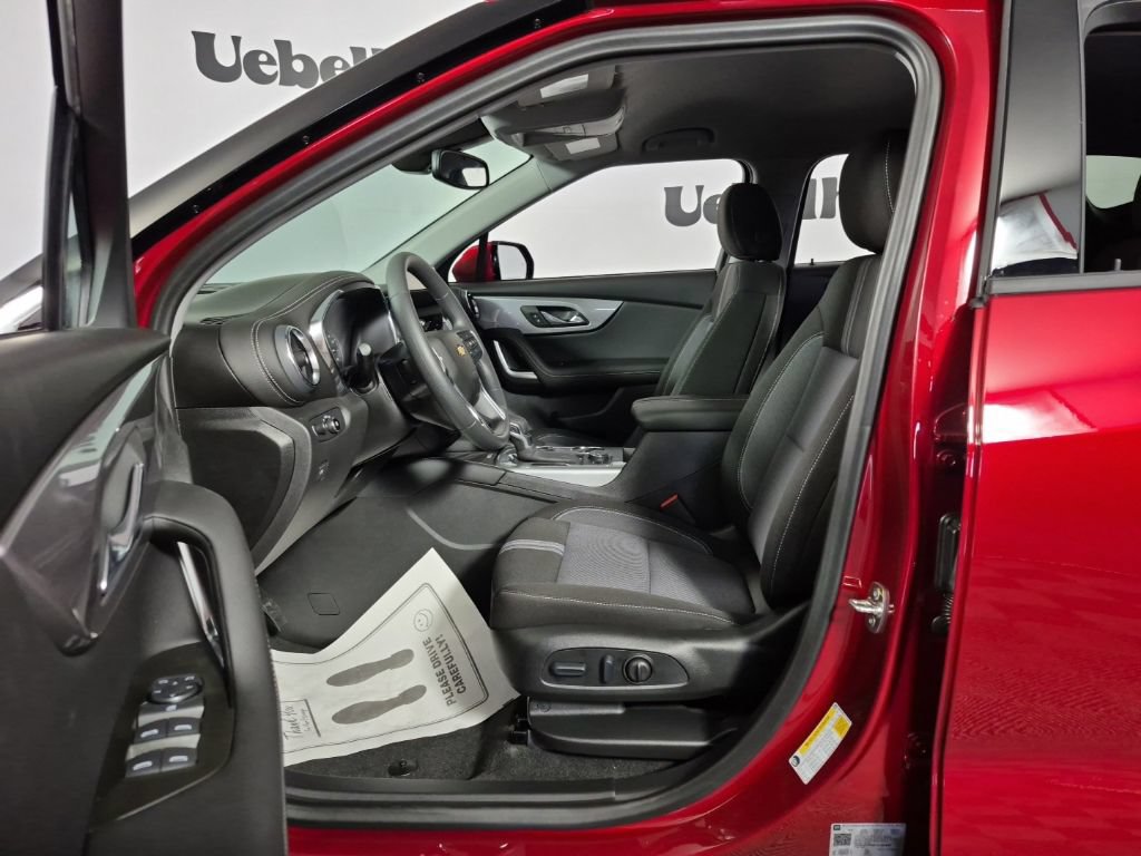 New 2026 Chevrolet Blazer LT w/ Convenience Package AWD/4WD image 4