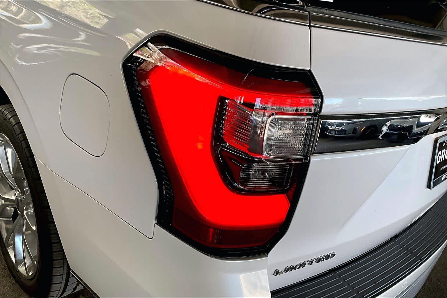 Used 2019 Ford Expedition Limited w/ Equipment Group 302A RWD image 28