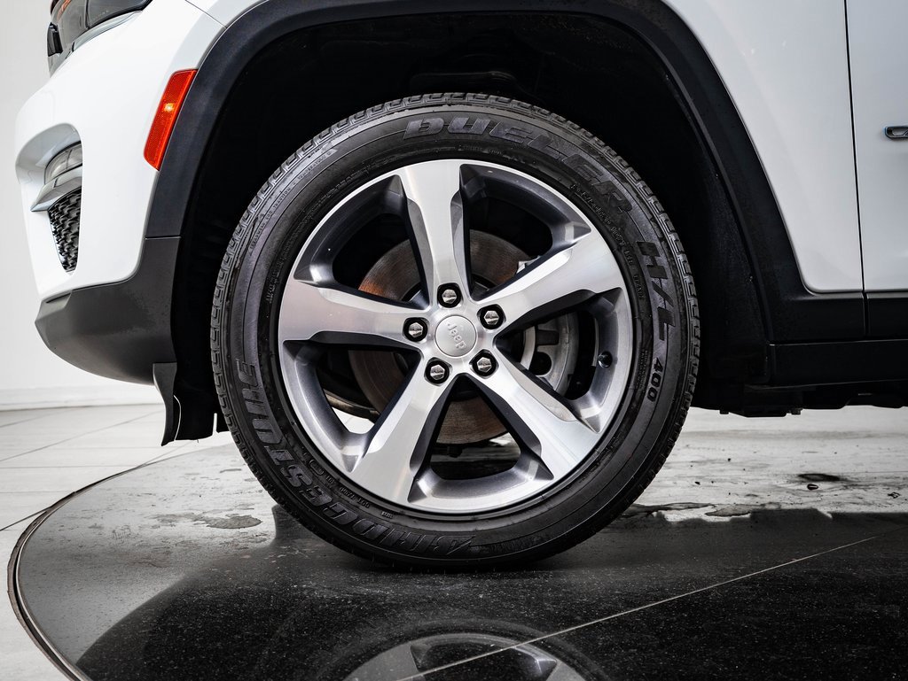 Used 2023 Jeep Grand Cherokee 4WD 4xe image 13