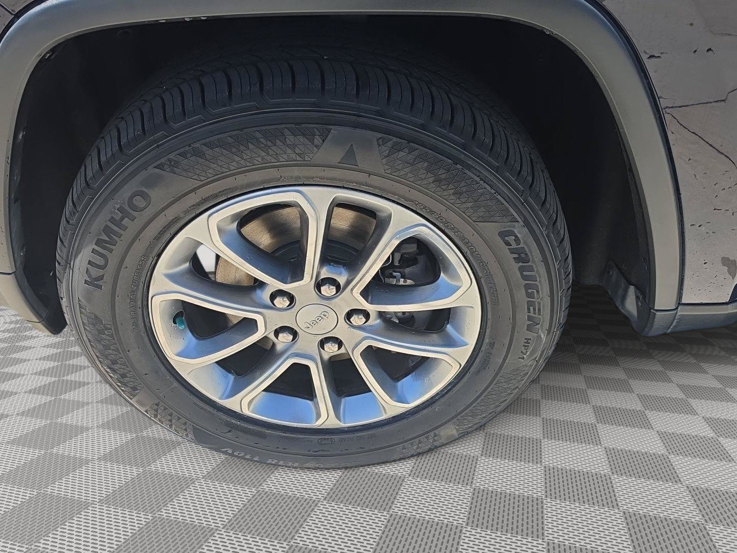 Used 2016 Jeep Grand Cherokee Limited AWD/4WD image 13