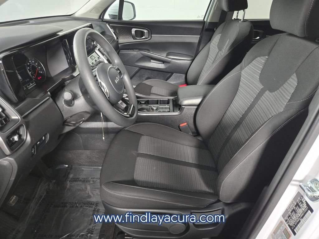 Used 2022 Kia Sorento LX AWD/4WD image 12