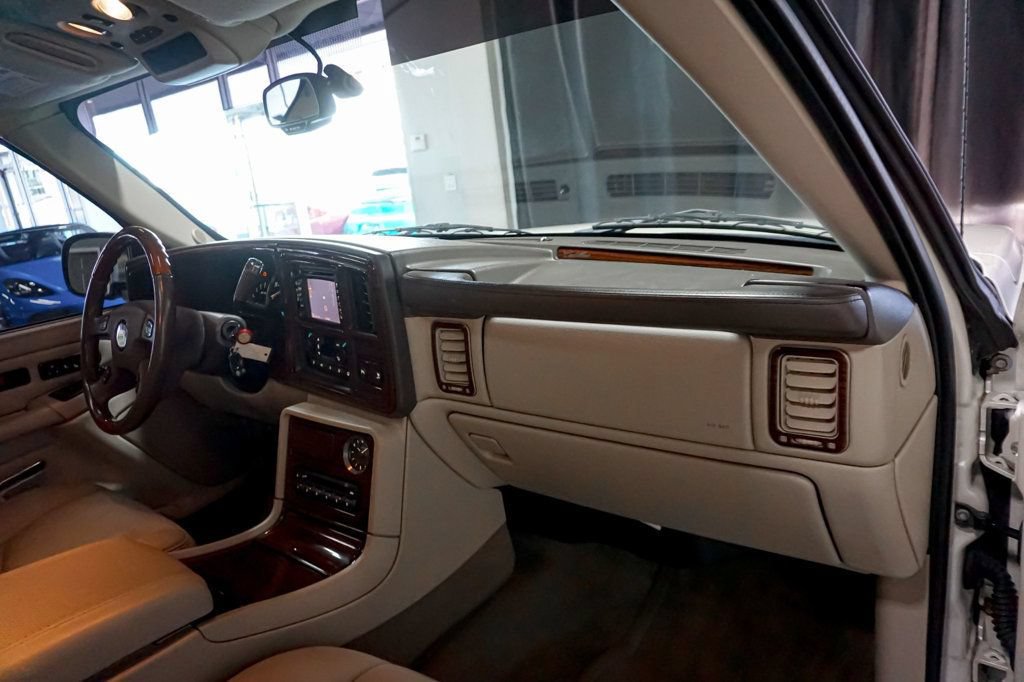 Used 2004 Cadillac Escalade EXT AWD/4WD image 33