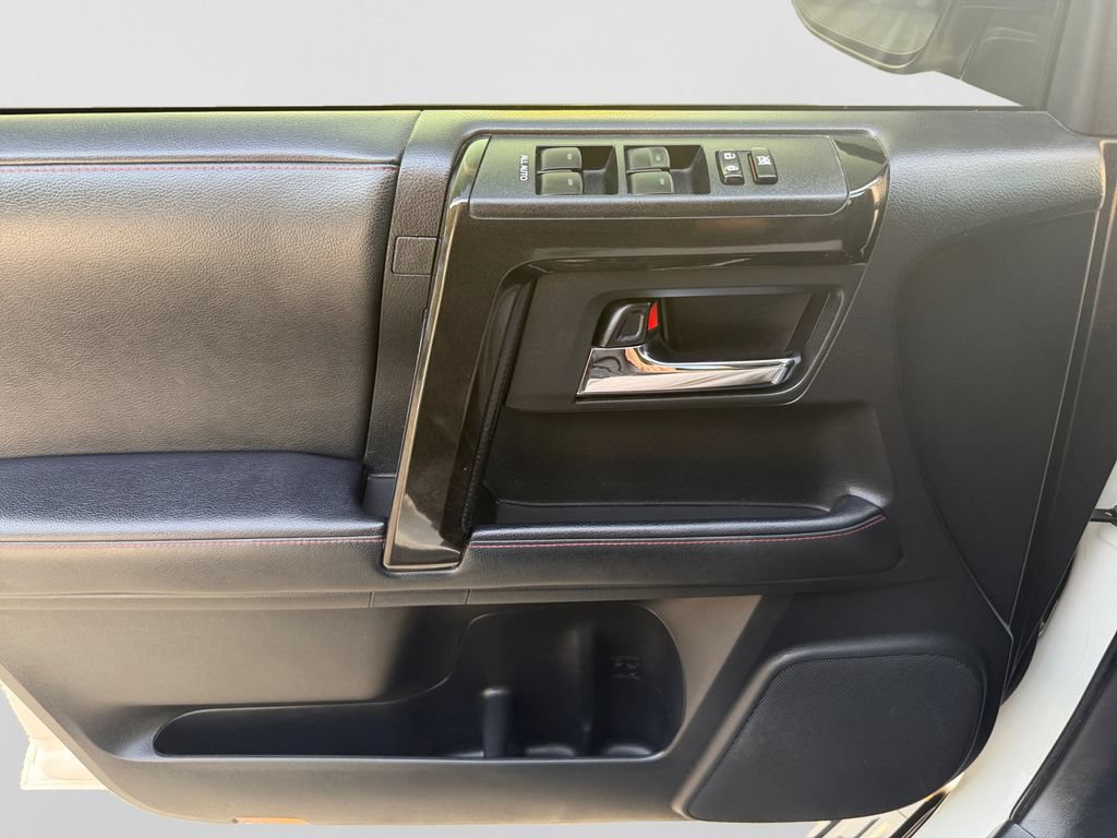 Used 2021 Toyota 4Runner Venture w/ Moonroof Package AWD/4WD image 32