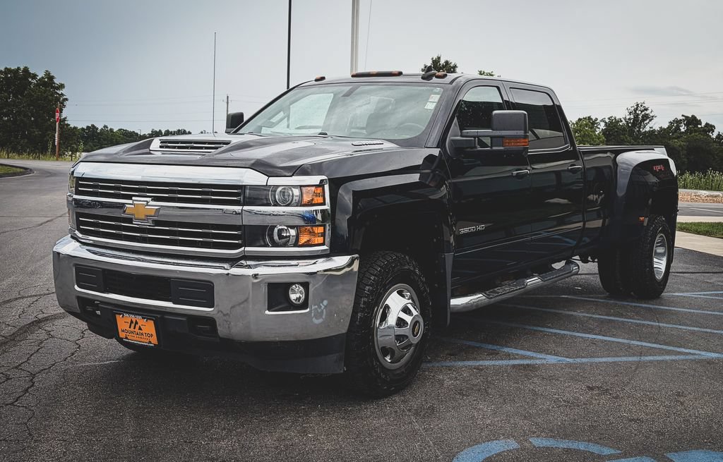 Used 2018 Chevrolet Silverado 3500 LT w/ LT Convenience Package AWD/4WD image 22