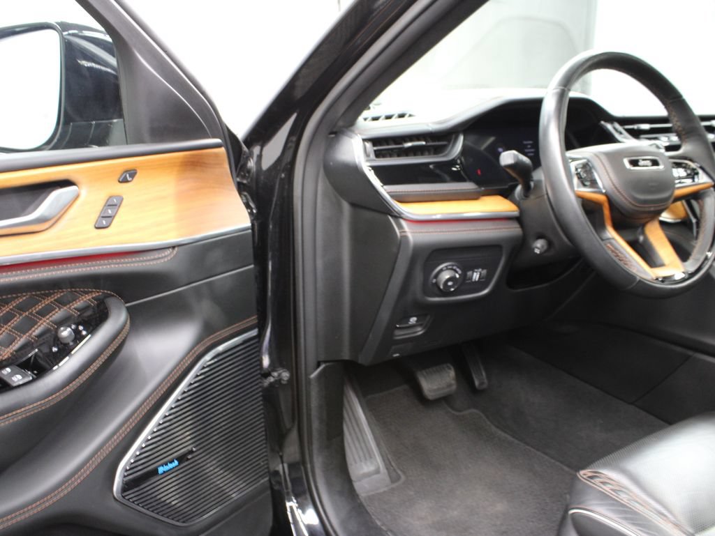 Used 2023 Jeep Grand Cherokee L Summit AWD/4WD image 64