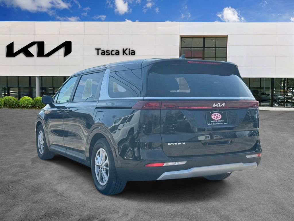 Used 2024 Kia Carnival LX FWD image 6