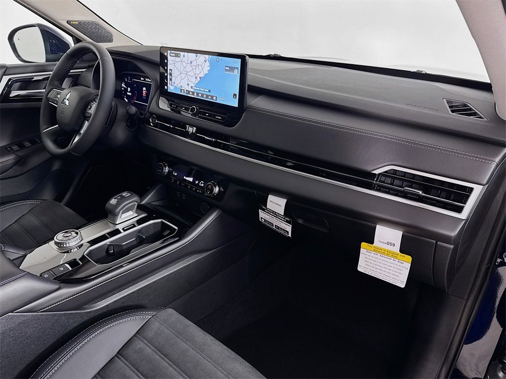 New 2025 Mitsubishi Outlander SE image 30