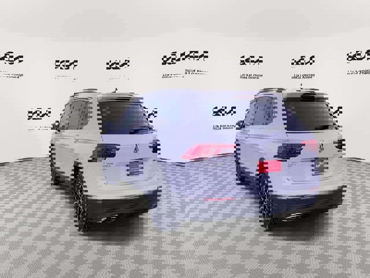 Used 2021 Volkswagen Tiguan SE image 6