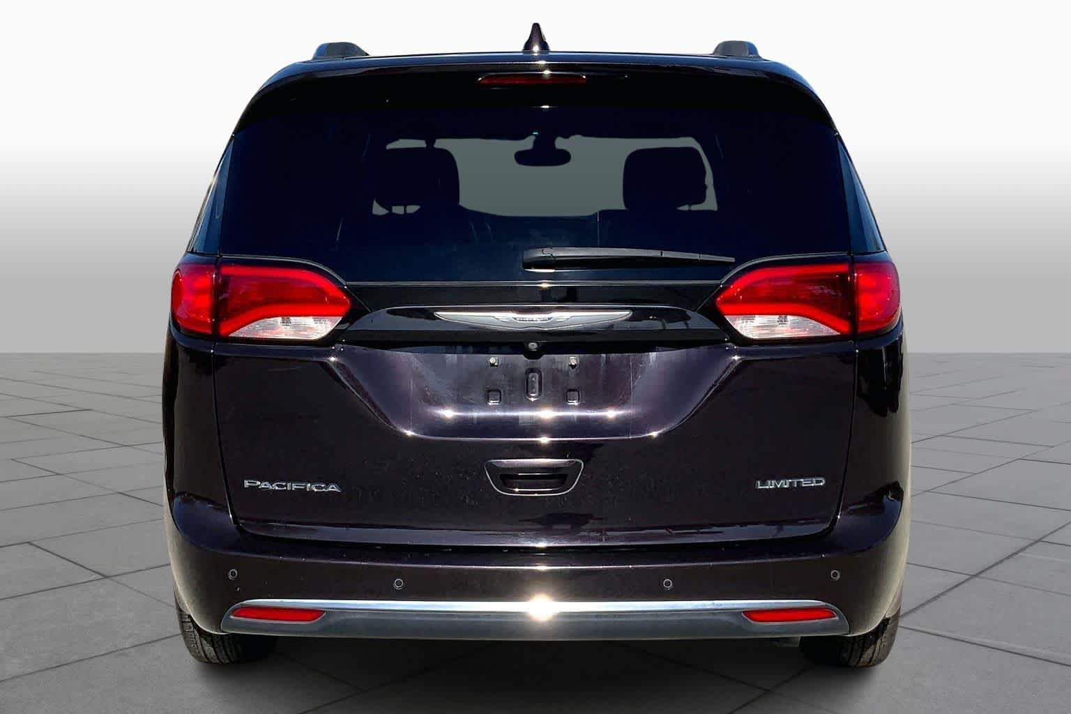 Used 2019 Chrysler Pacifica Limited FWD image 5