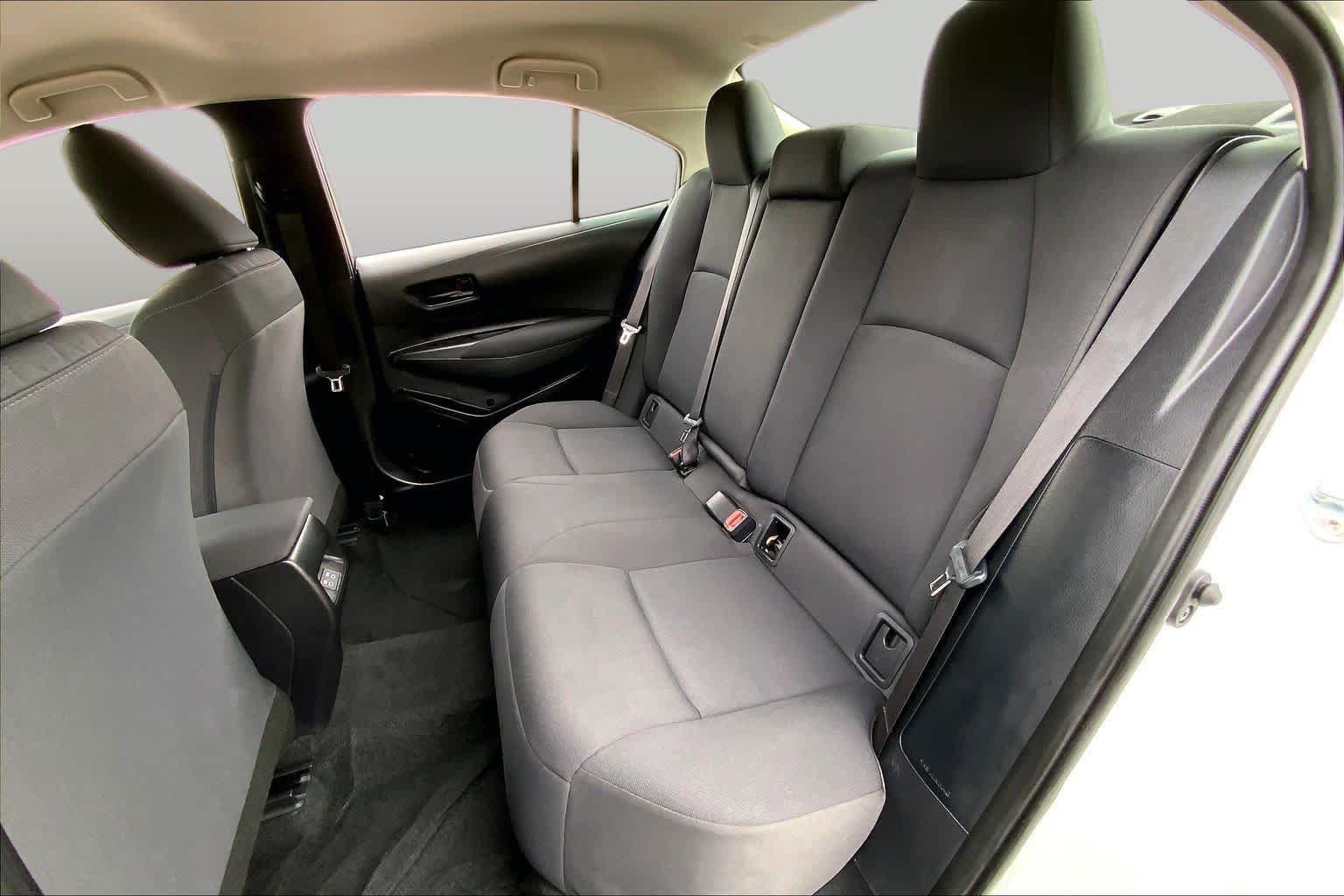Used 2025 Toyota Corolla LE FWD image 20