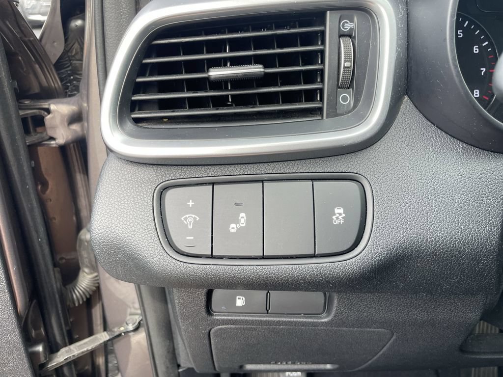 Used 2019 Kia Sorento AWD image 18