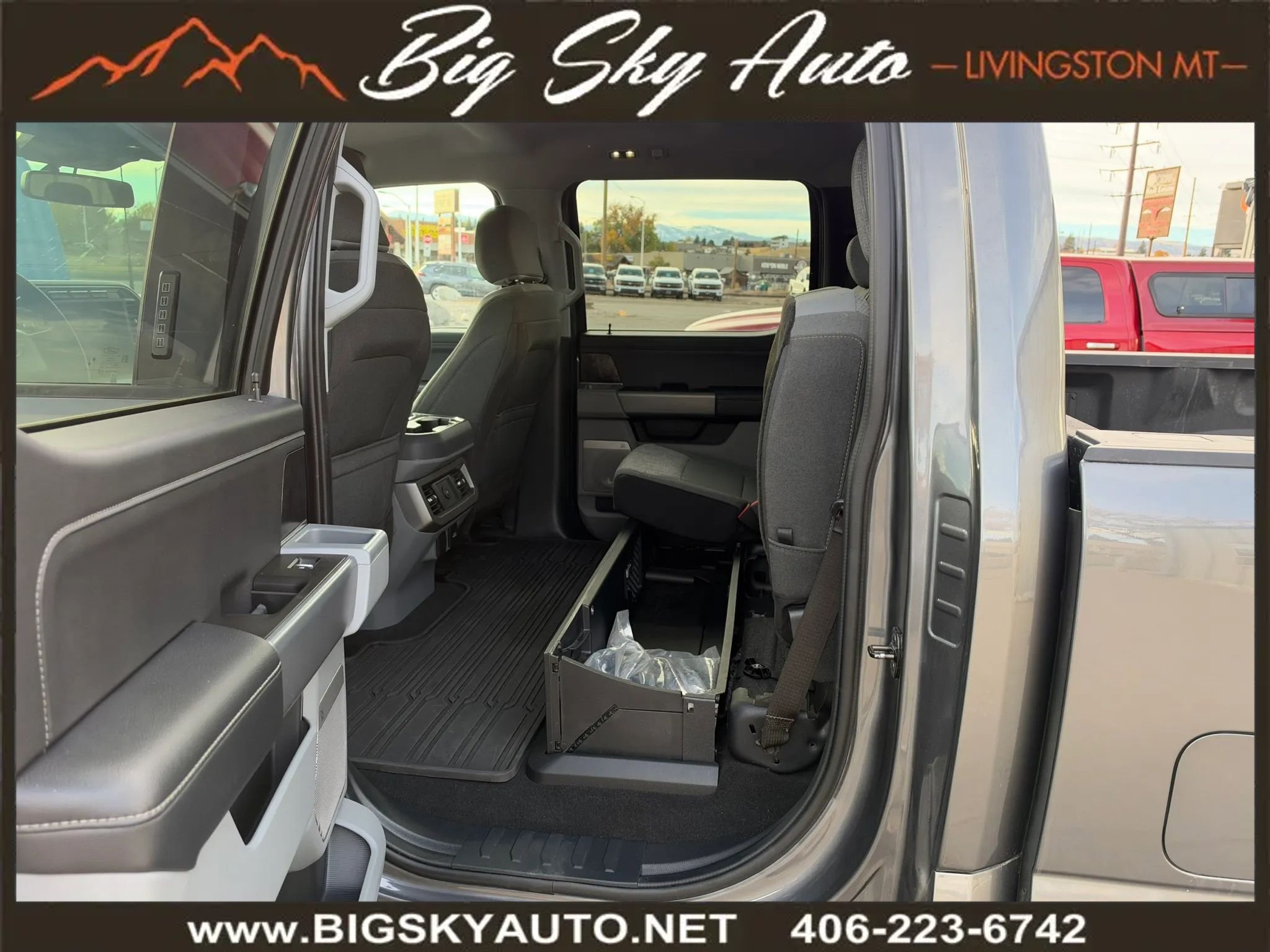 Used 2023 Ford F350 XLT w/ XLT Premium Package AWD/4WD image 19