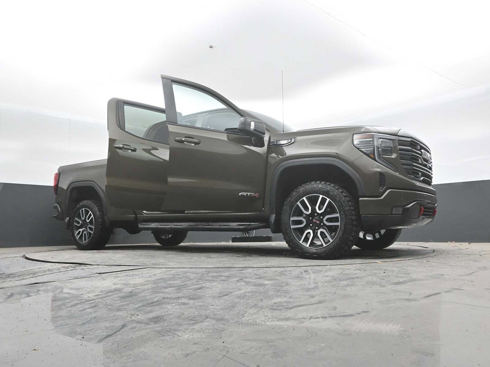 Used 2023 GMC Sierra 1500 AT4 w/ AT4 Premium Package AWD/4WD image 55