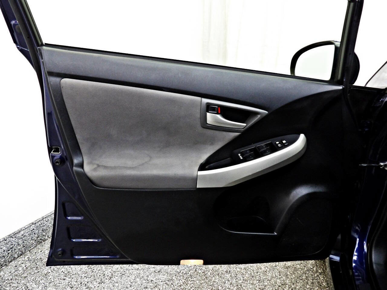 Used 2015 Toyota Prius Two image 12