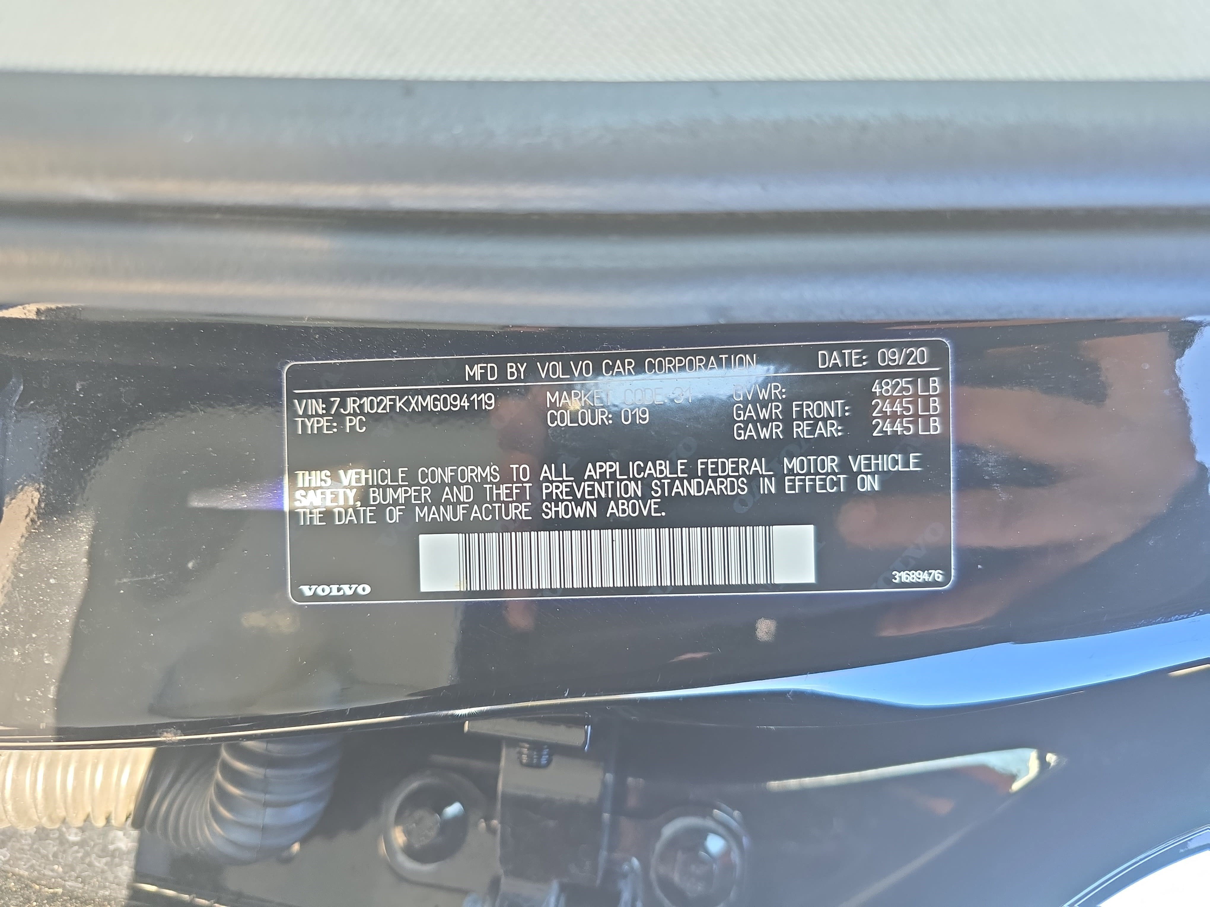 Used 2021 Volvo S60 T5 Momentum image 34