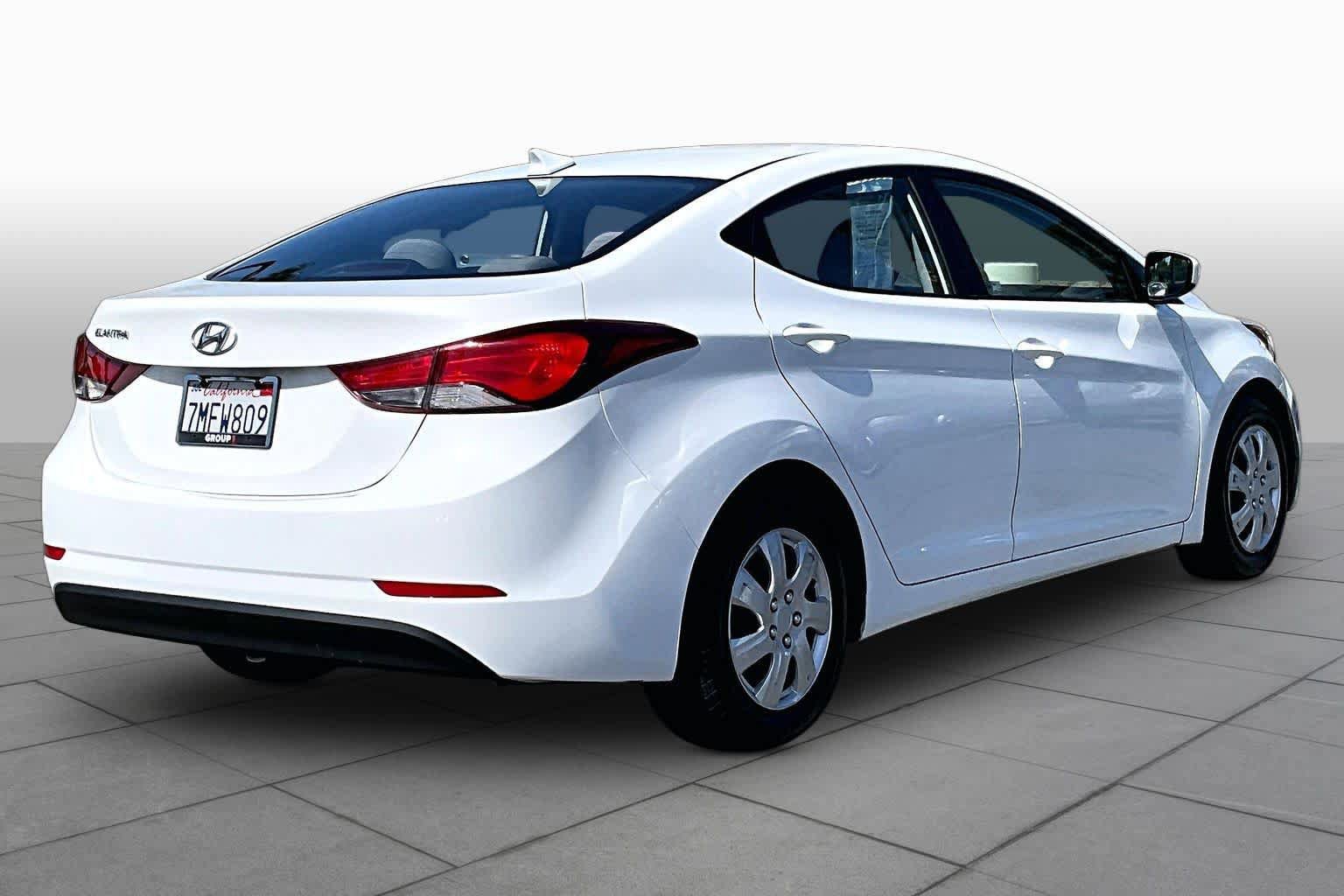 Used 2016 Hyundai Elantra SE FWD image 12