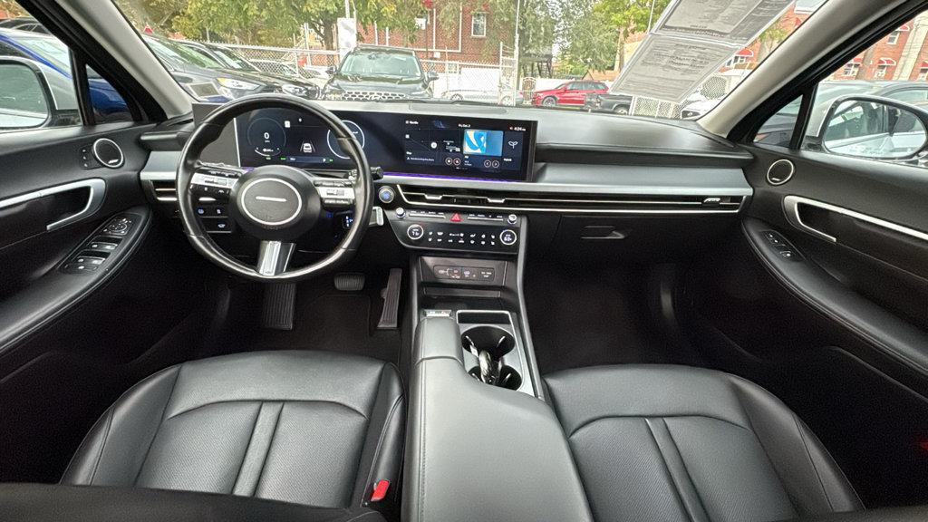 Used 2025 Hyundai Sonata Limited FWD image 29