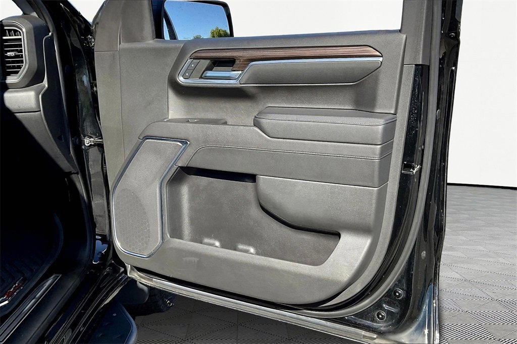 Used 2023 Chevrolet Silverado 1500 LT Trail Boss image 30