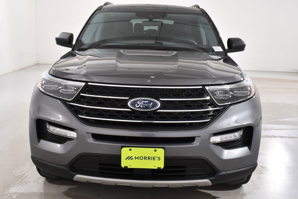 Used 2022 Ford Explorer XLT w/ Equipment Group 202A AWD/4WD image 3