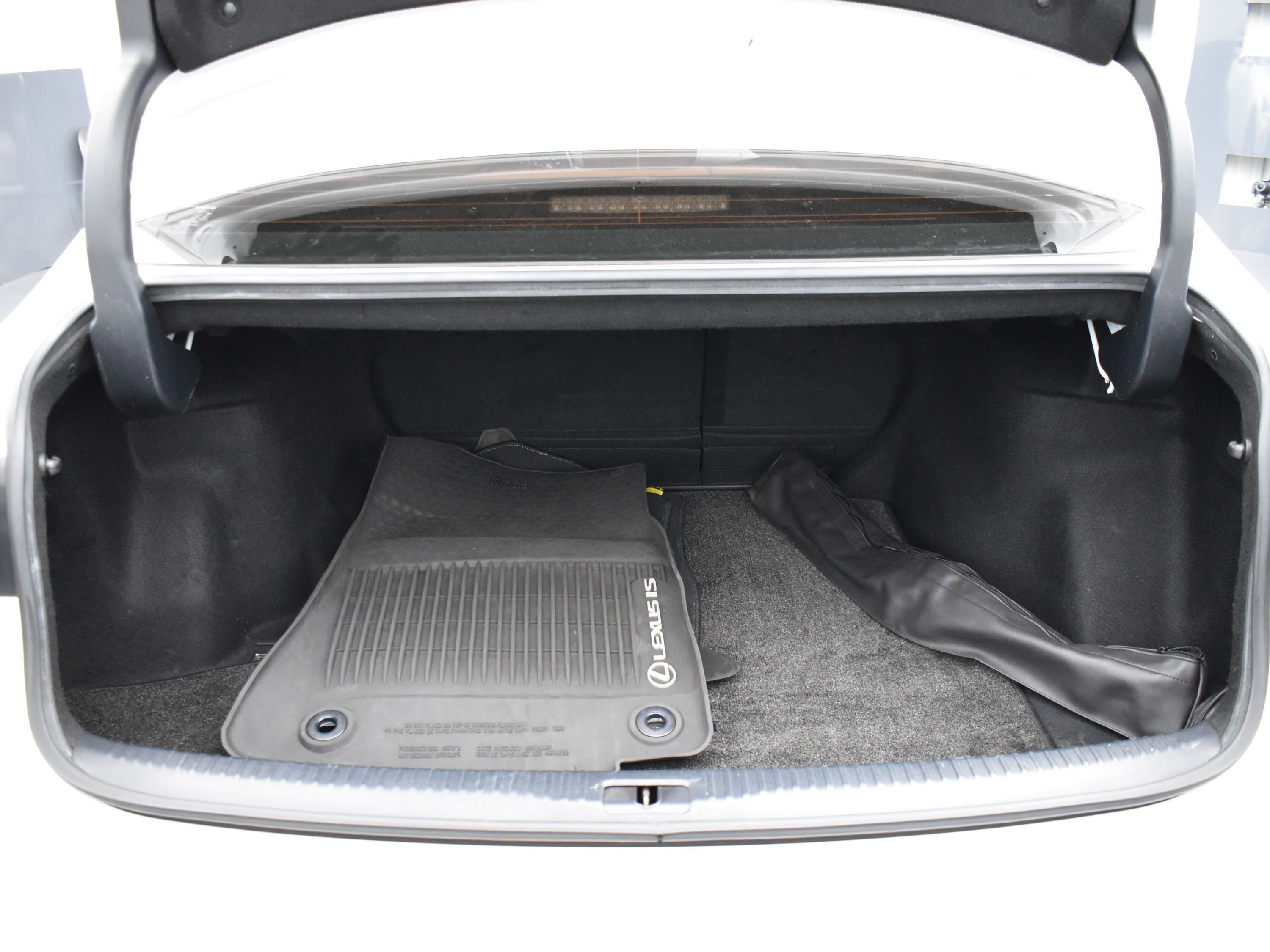 Used 2018 Lexus IS 300 AWD w/ Comfort Package image 12