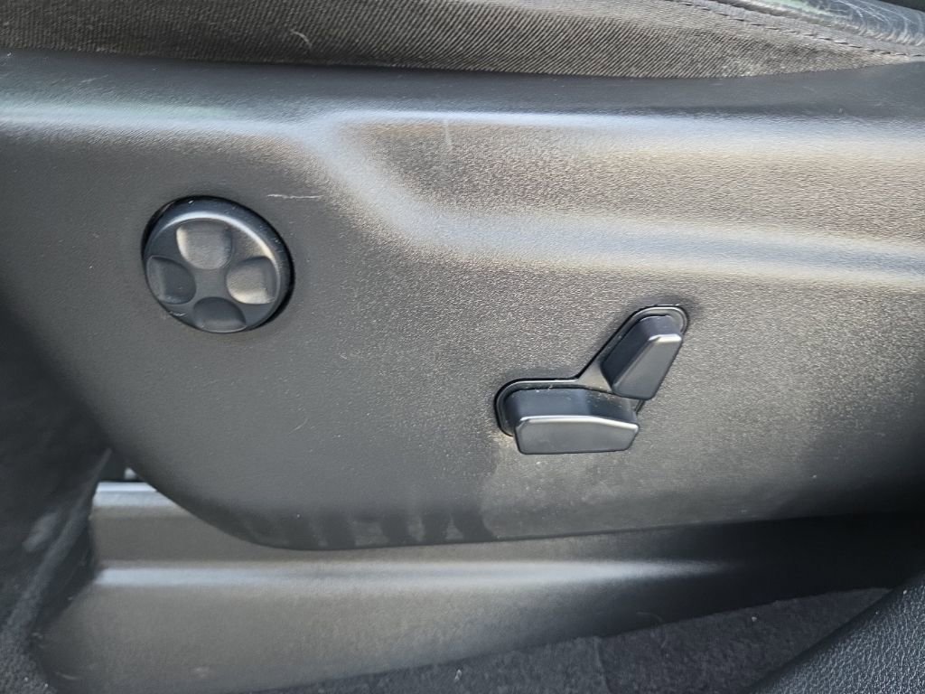 Used 2019 Jeep Grand Cherokee Altitude image 22