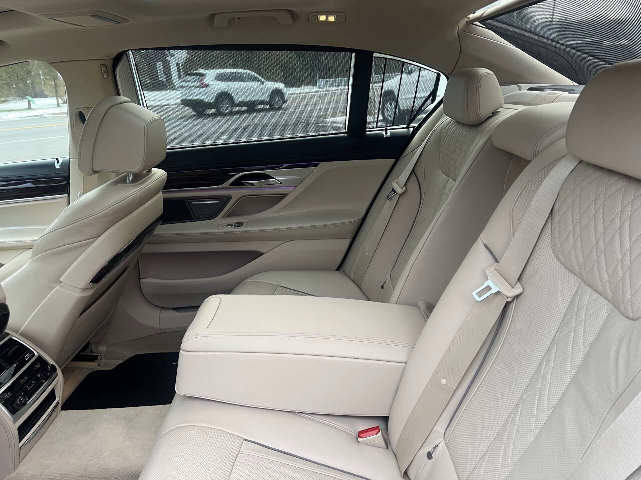 Used 2016 BMW 750i xDrive image 16