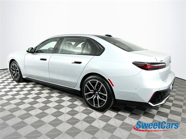 Used 2025 BMW 740i xDrive image 5