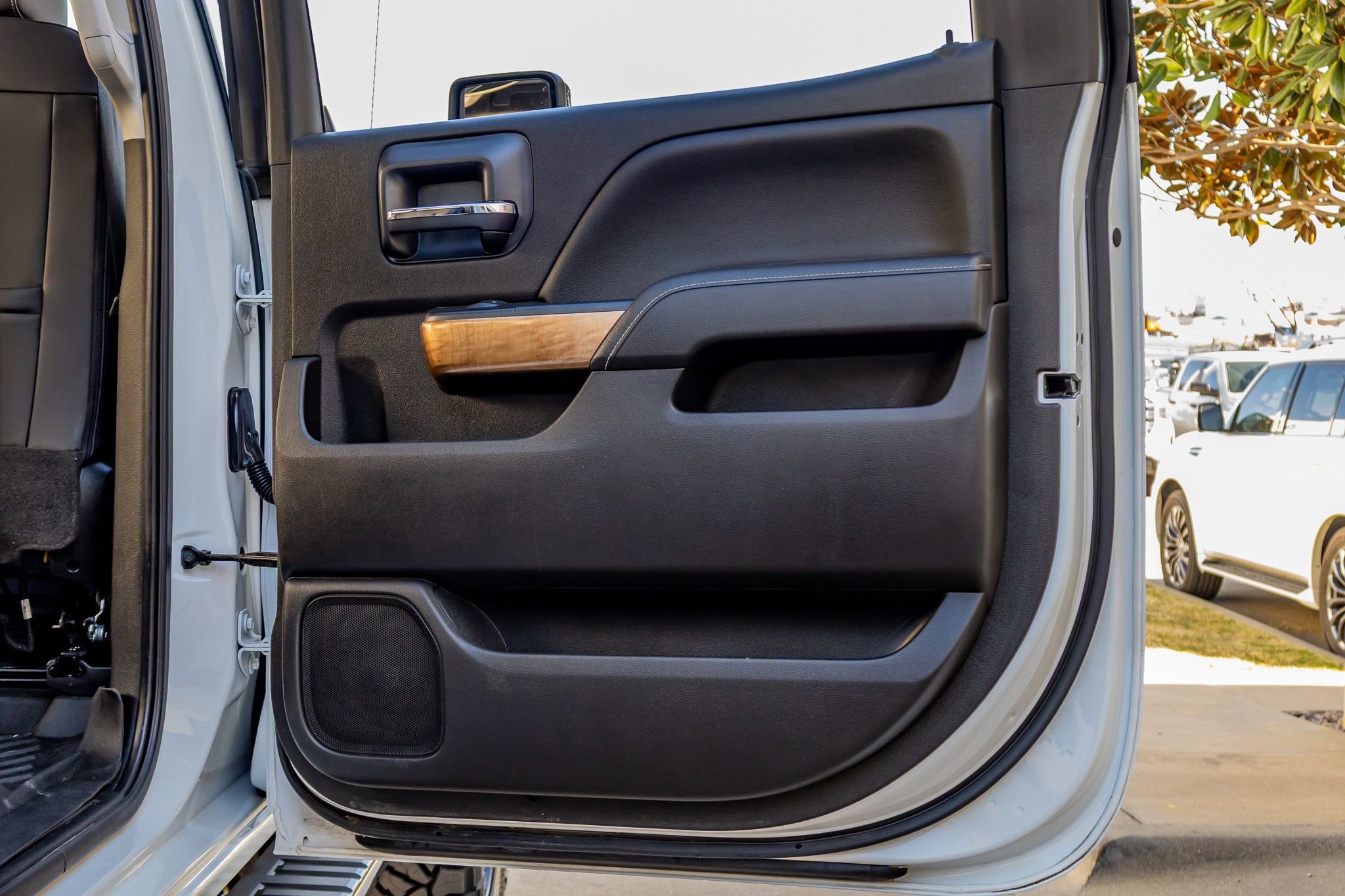 Used 2019 Chevrolet Silverado 2500 LTZ w/ Duramax Plus Package image 37