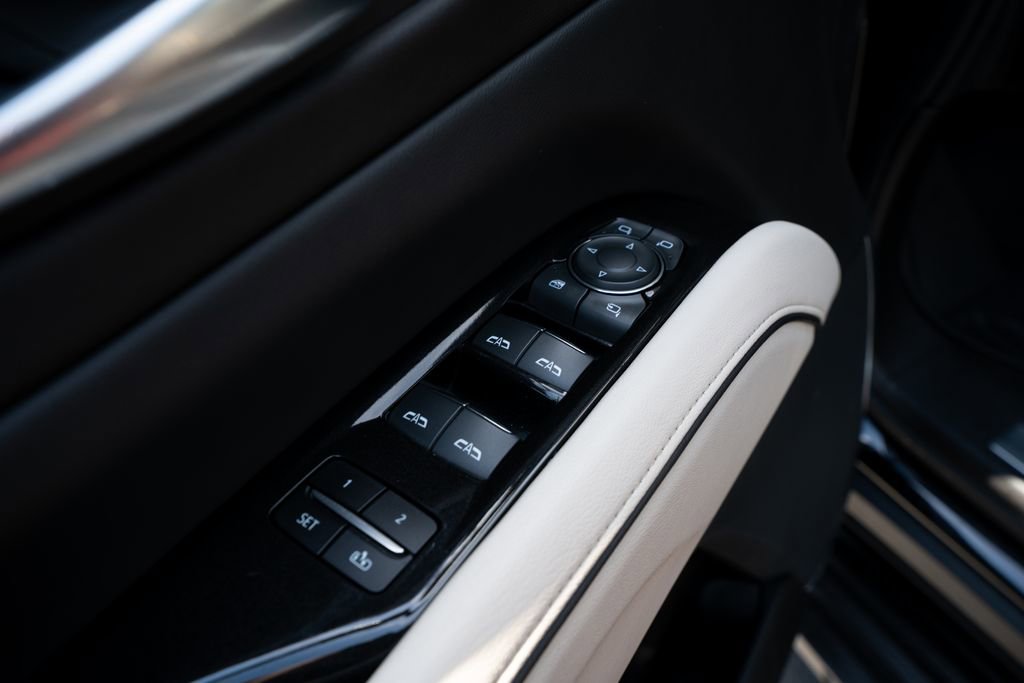 Used 2021 Cadillac Escalade ESV Sport AWD/4WD image 25